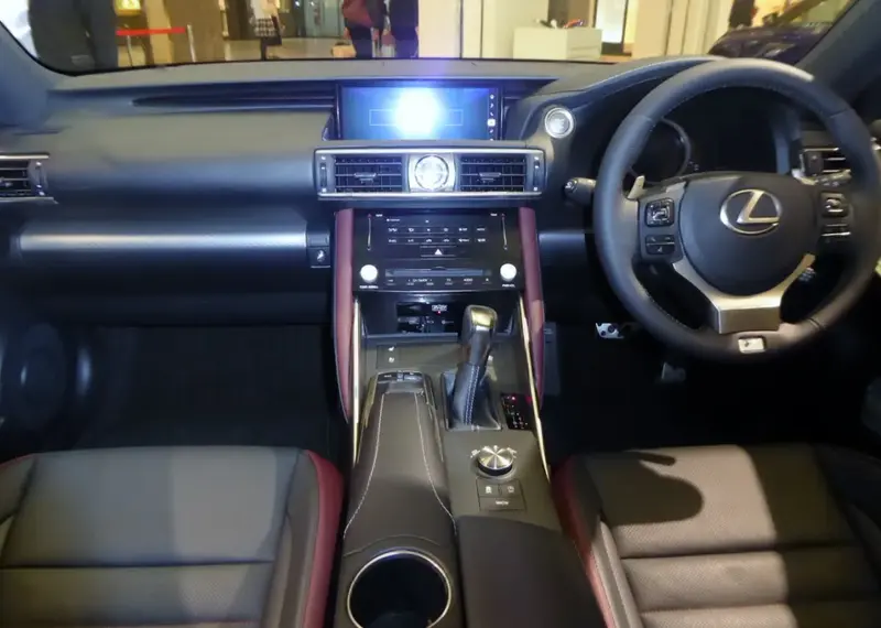 Lexus IS - 3