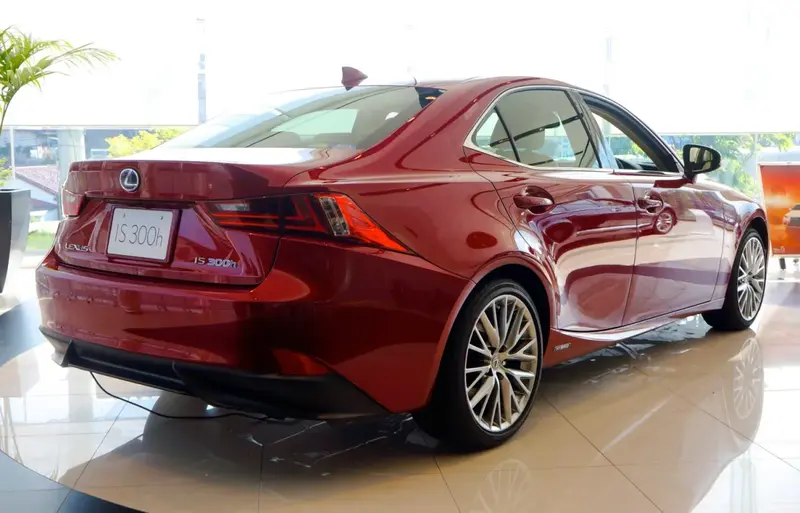Lexus IS - 2