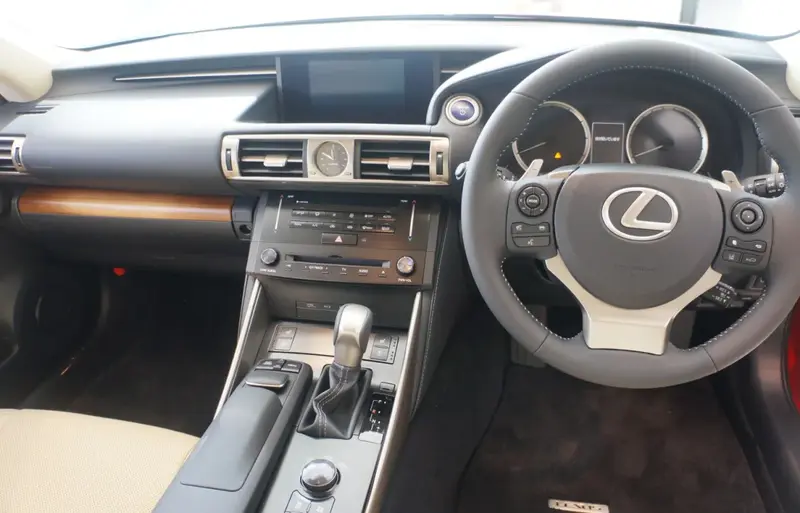 Lexus IS - 3