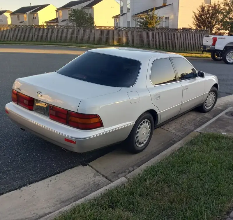 Lexus LS - 3