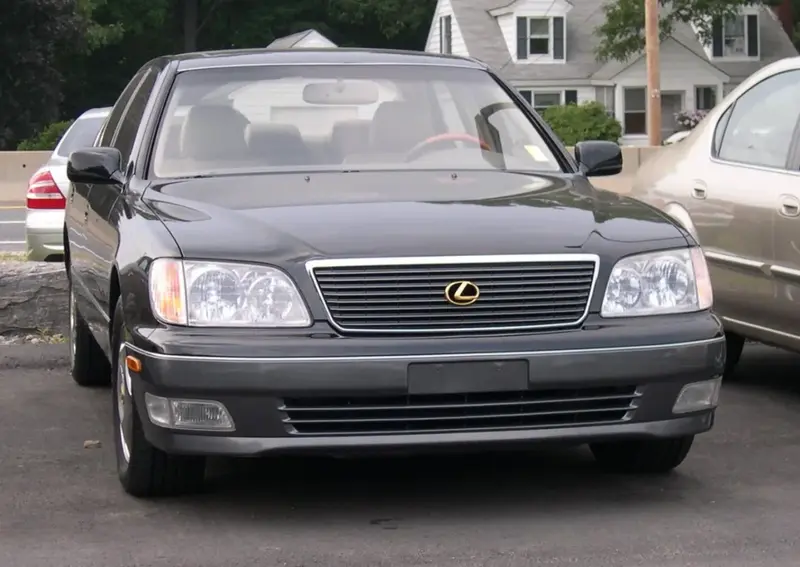 Lexus LS - 4