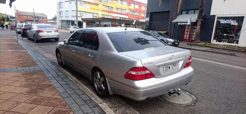 Lexus LS - 3