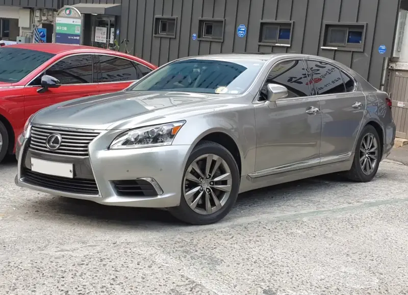 Lexus LS - 4