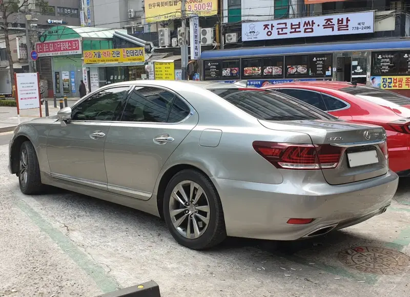 Lexus LS - 5