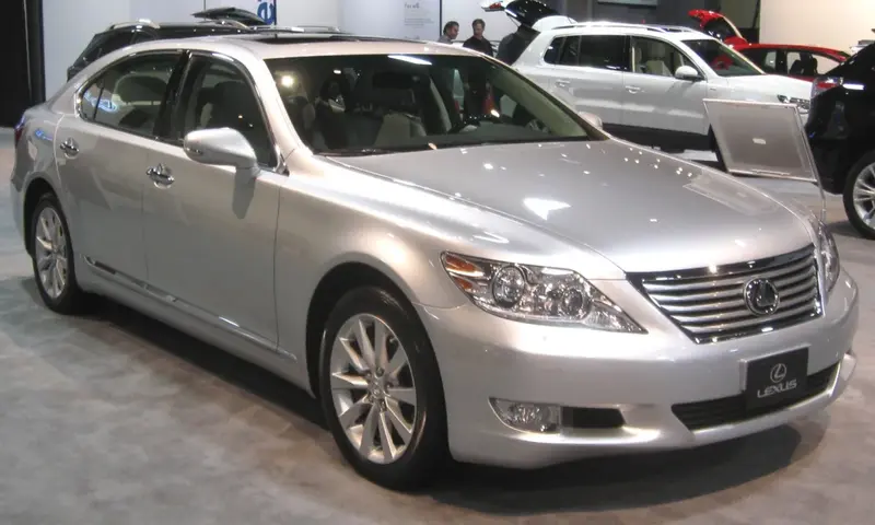 Lexus LS - 3