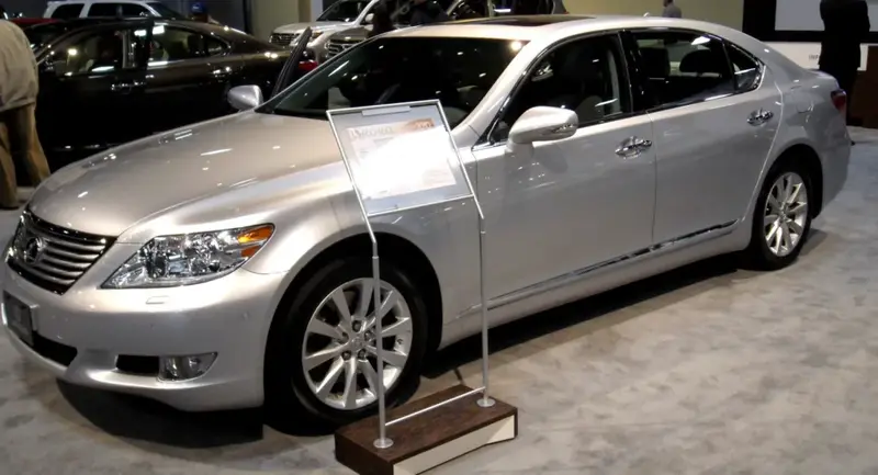 Lexus LS - 4