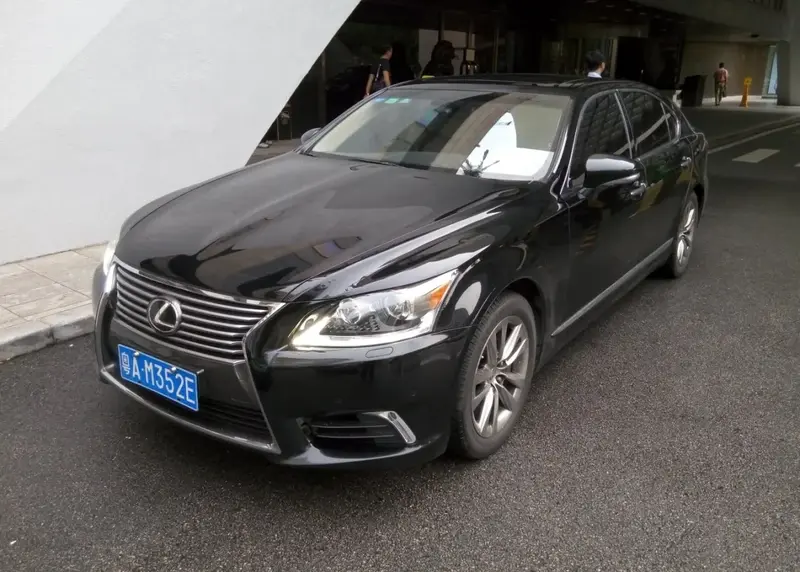 Lexus LS - 6