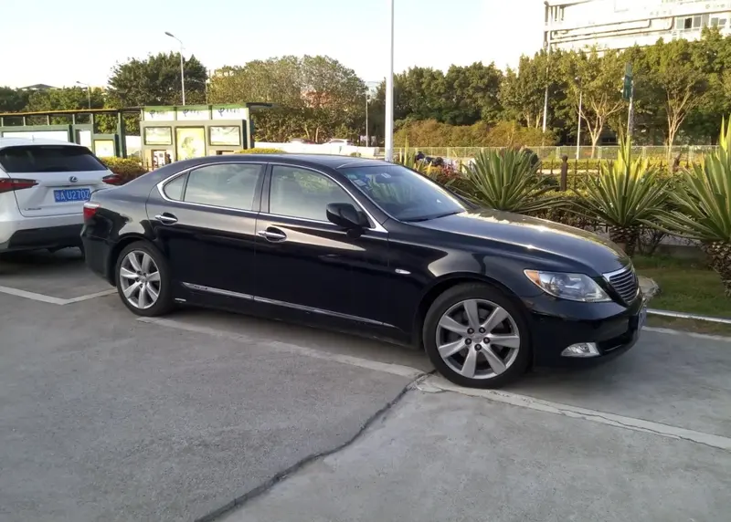 Lexus LS - 2