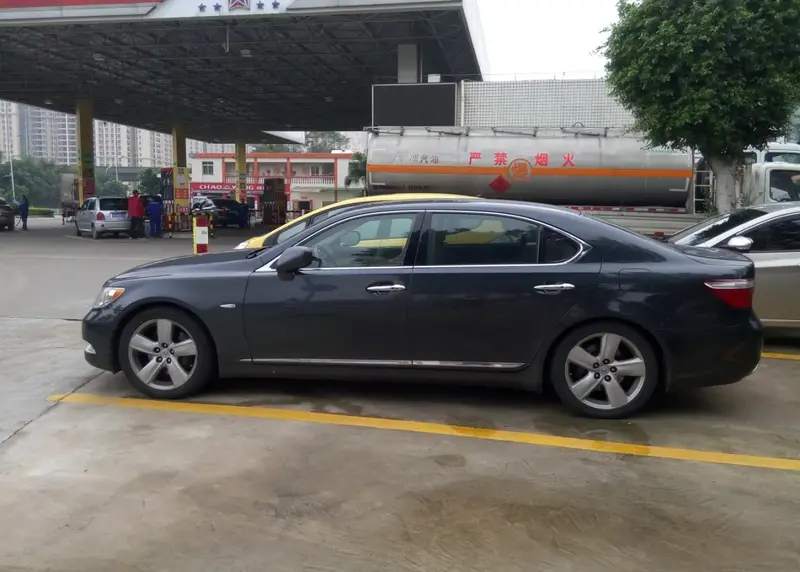 Lexus LS - 6