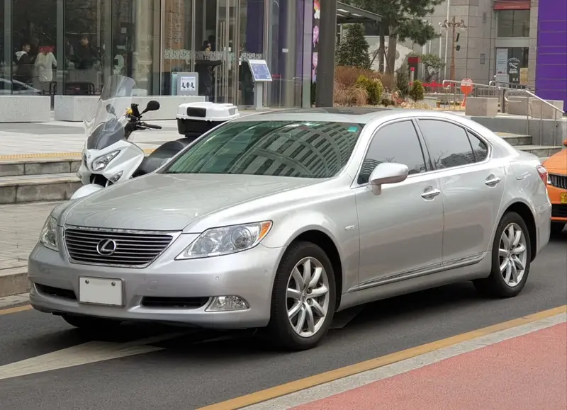 Lexus LS - 4