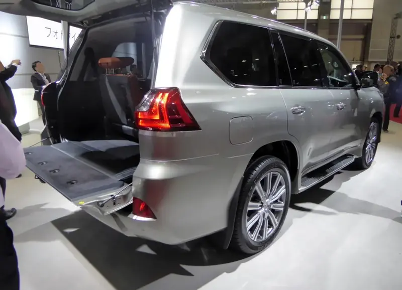 Lexus LX - 6