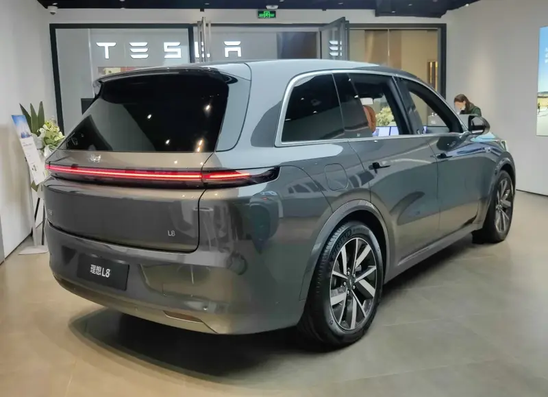 Li L8 L8 1.5T 40.9 kWh (449 bg) Extended Range 4WD - görsel 2