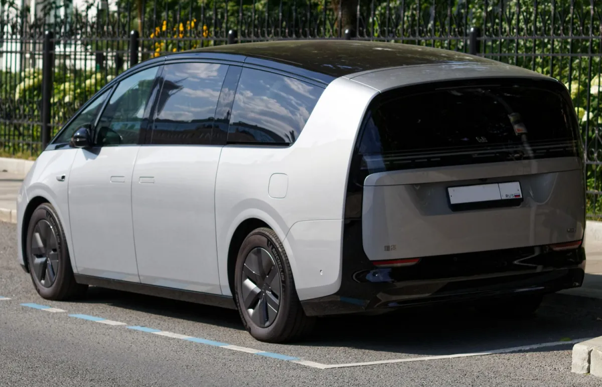 Li MEGA MEGA 102.7 kWh (544 bg) Dual Motor 4WD - görsel 5