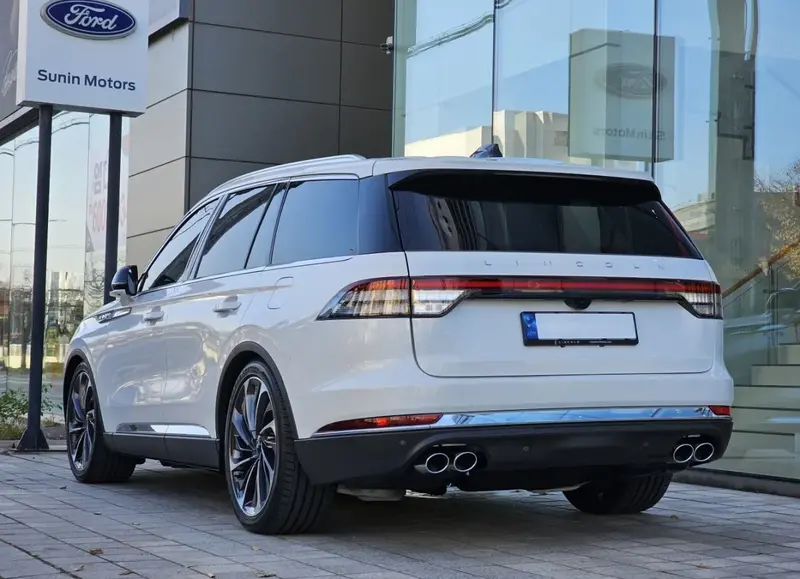 Lincoln Aviator - 4