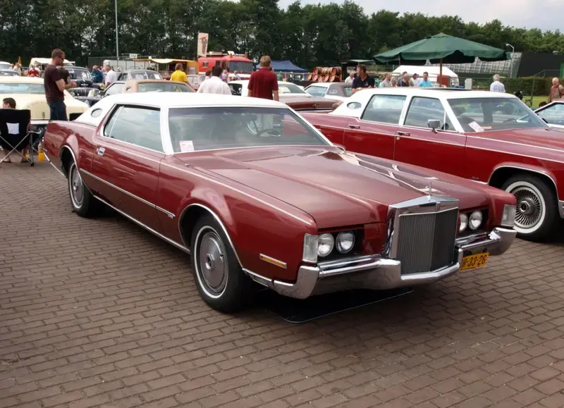 Lincoln Continental Mark - 3