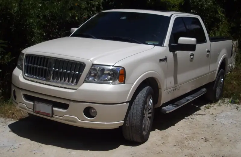 Lincoln Mark LT - 2