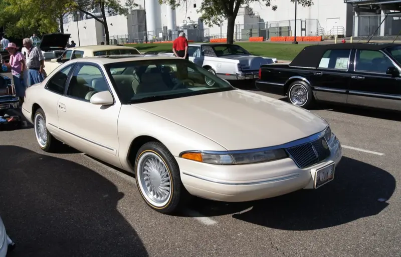 Lincoln Mark - 3