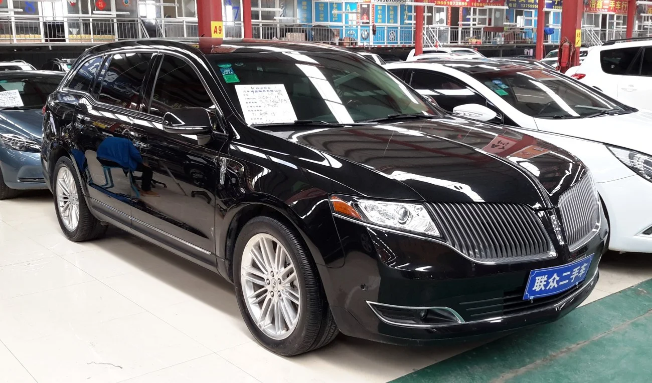Lincoln MKT MKT I (facelift 2013)