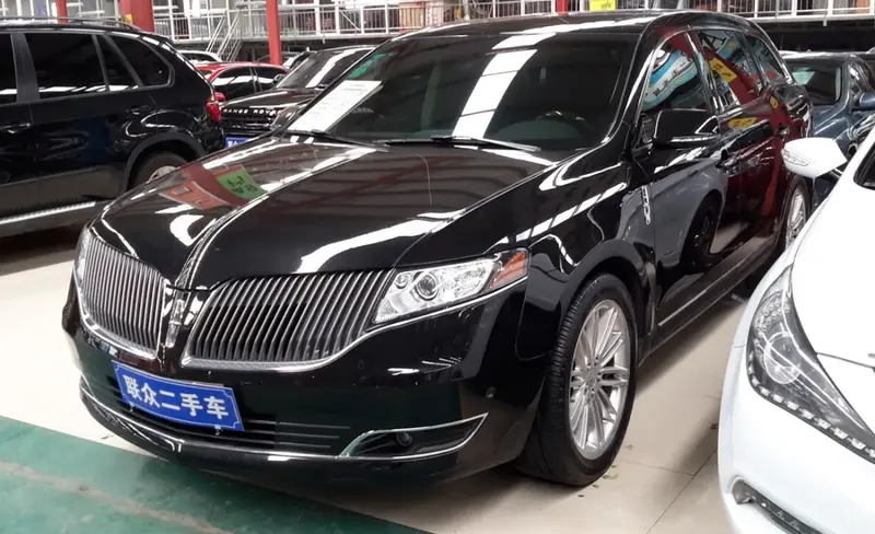 Lincoln MKT - 2