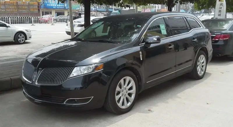 Lincoln MKT - 3