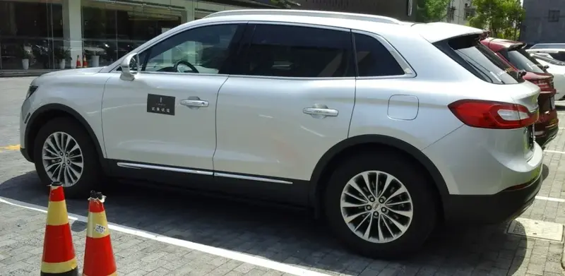 Lincoln MKX - 5