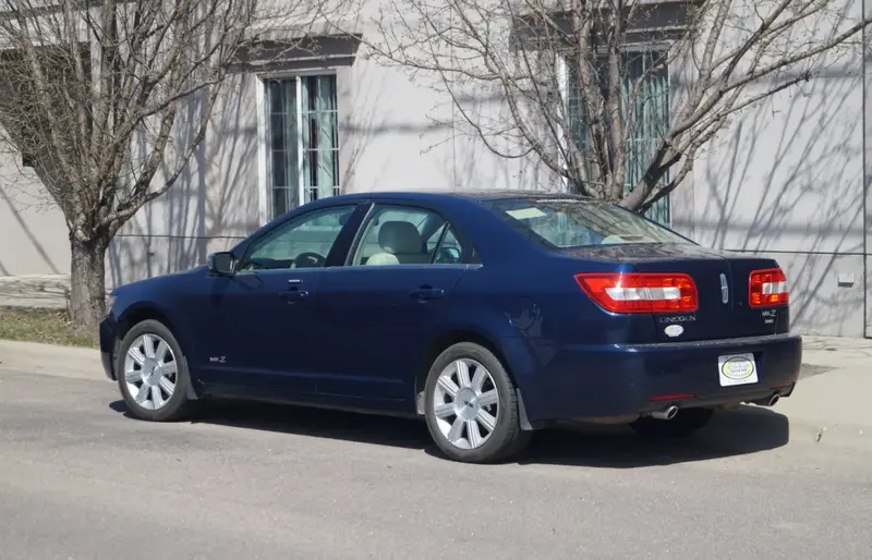 Lincoln MKZ - 4