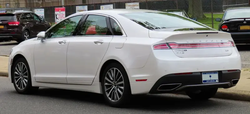 Lincoln MKZ - 3
