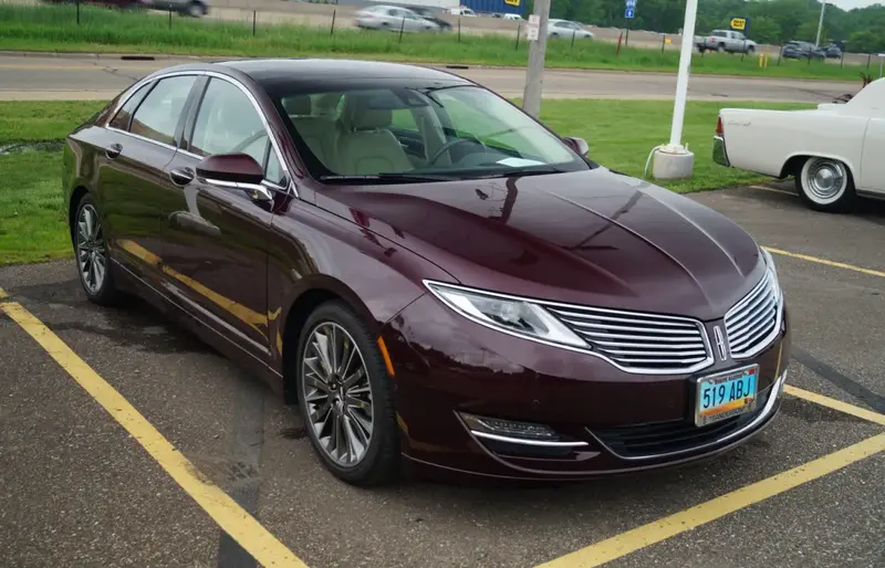 Lincoln MKZ - 3