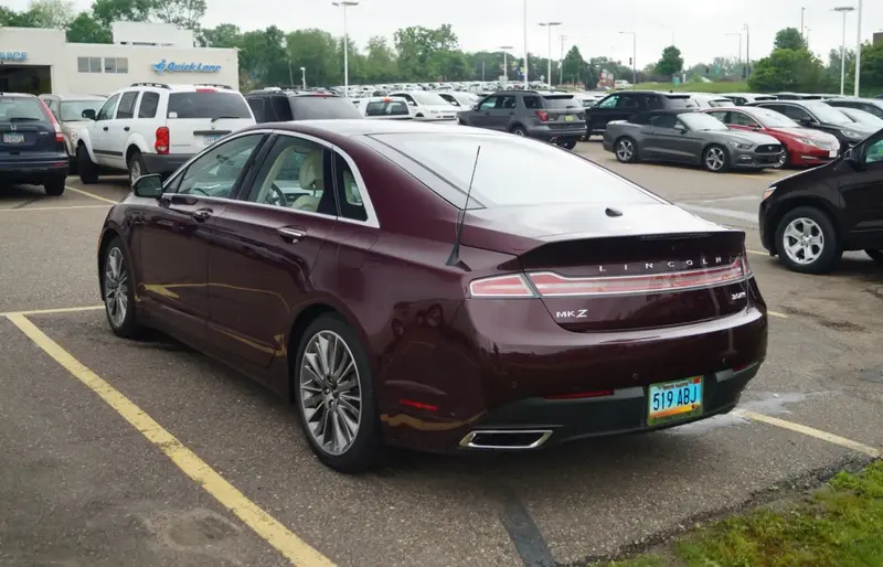 Lincoln MKZ - 4