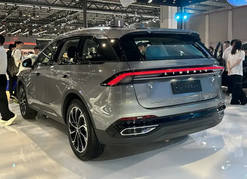 Lincoln Nautilus - 2