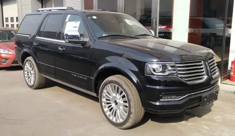 Lincoln Navigator - 2