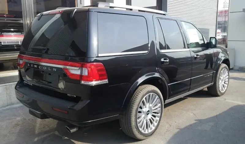 Lincoln Navigator - 3