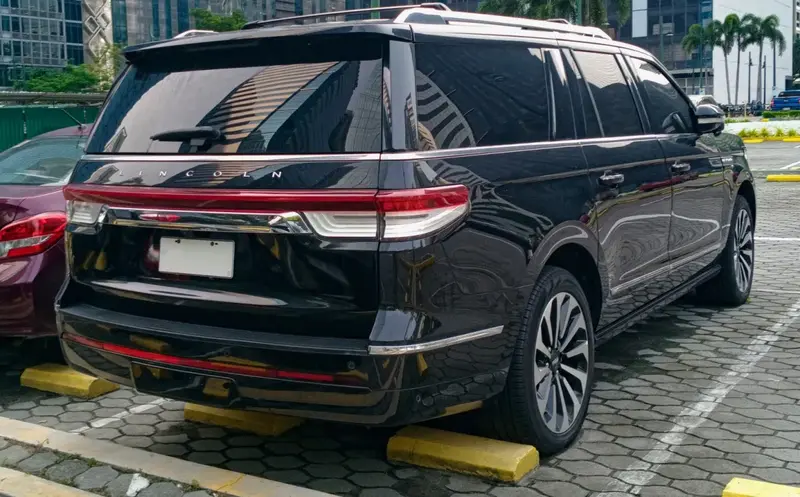 Lincoln Navigator - 2
