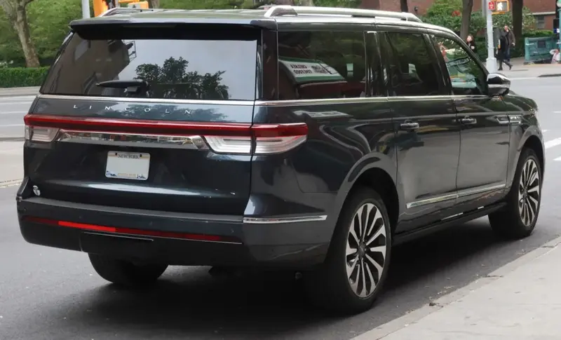 Lincoln Navigator - 4