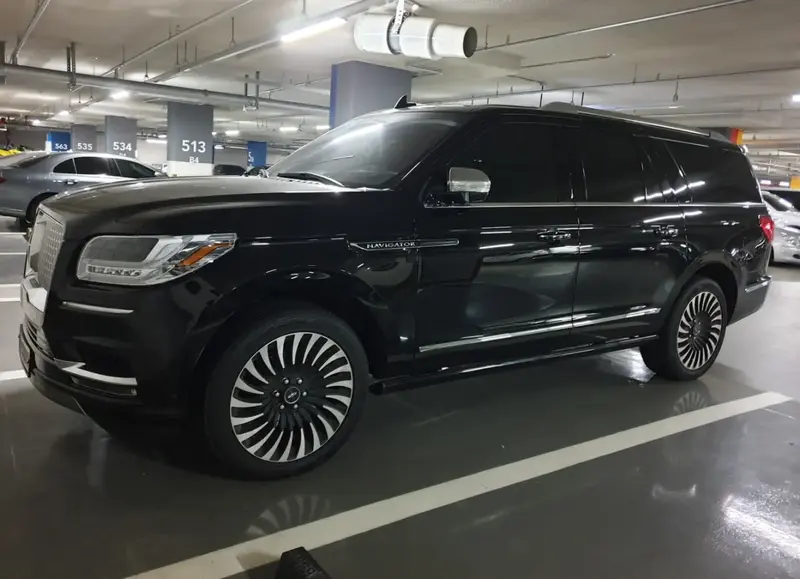 Lincoln Navigator - 4