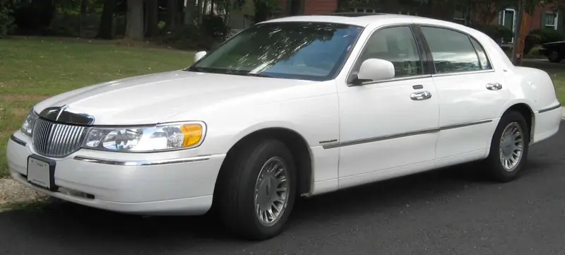 Lincoln Town Car Town Car III  (FN145)