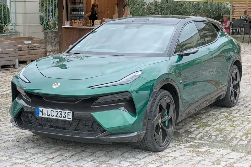 Lotus Eletre Eletre