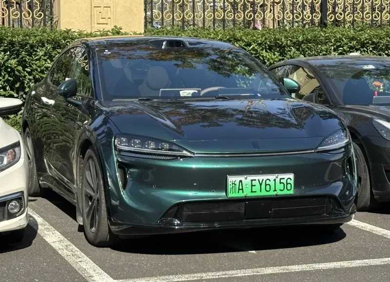 Luxeed R7 - 2
