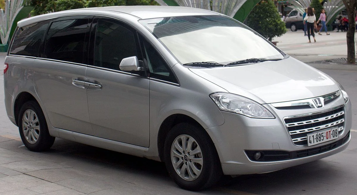 Luxgen M7 7 MPV