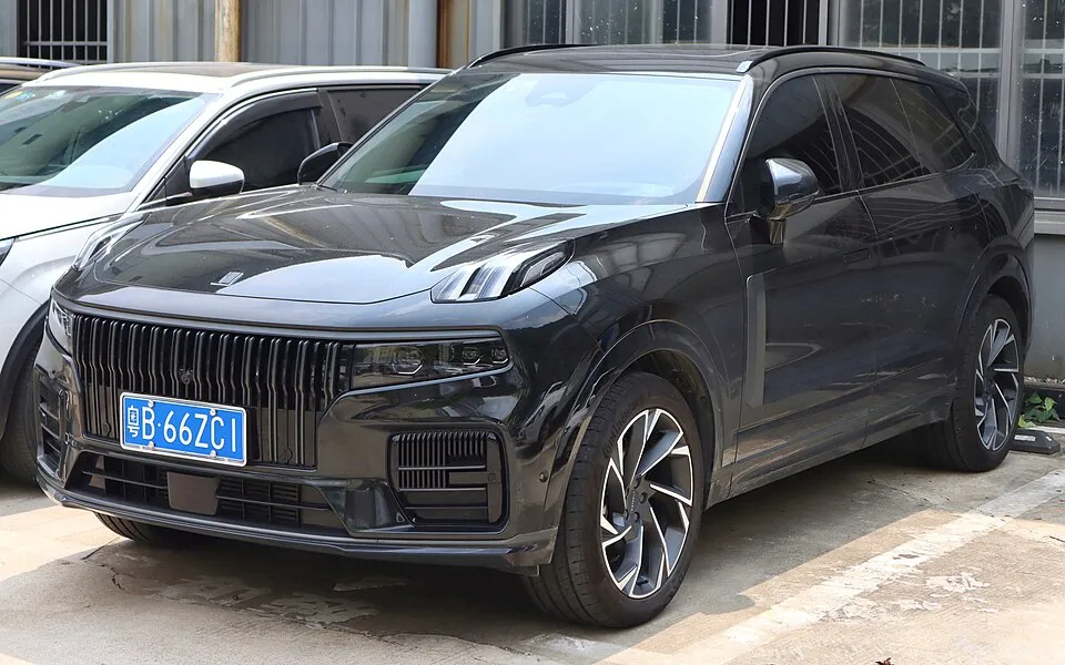 Lynk & Co 06 06 (facelift 2023)