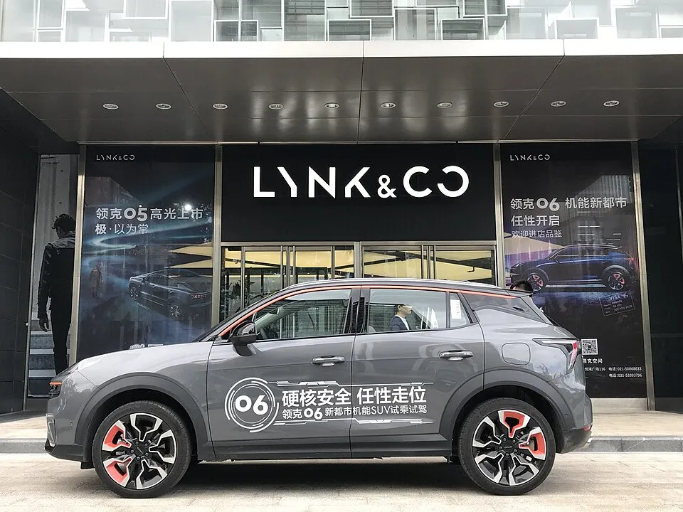 Lynk & Co 06 06