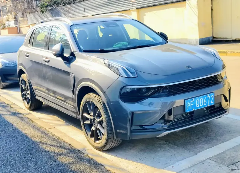 Lynk & Co 01 - 3