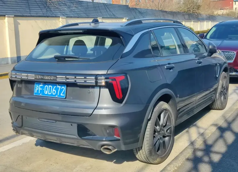 Lynk & Co 01 - 4