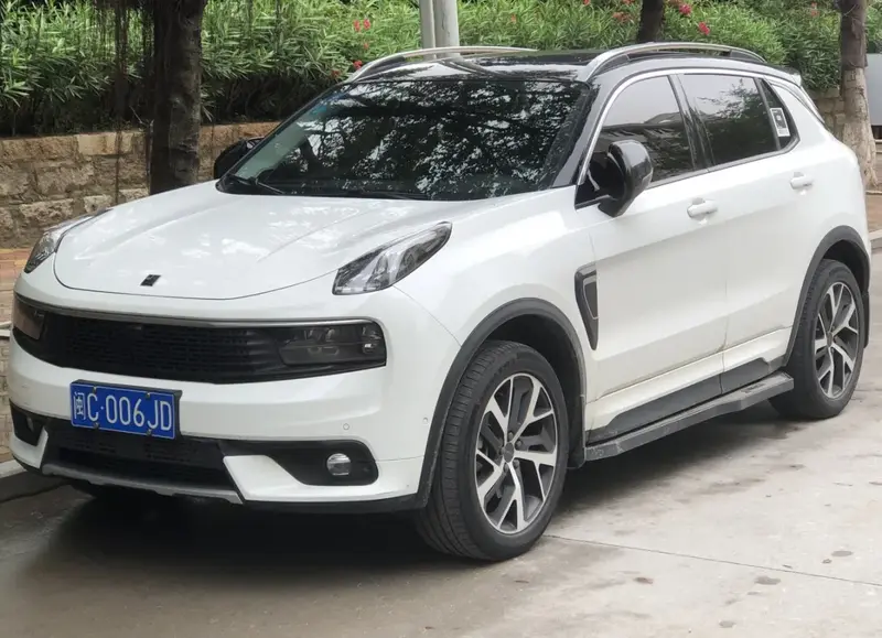 Lynk & Co 01 01