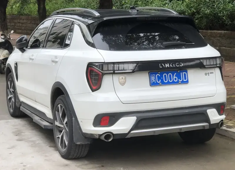 Lynk & Co 01 - 2