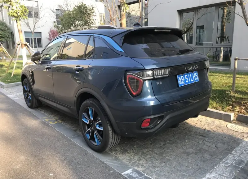 Lynk & Co 01 - 6