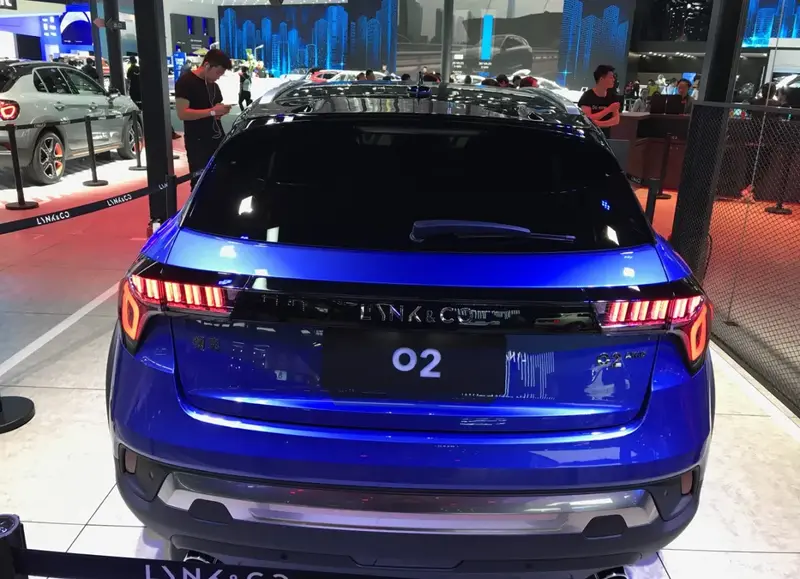 Lynk & Co 02 - 3