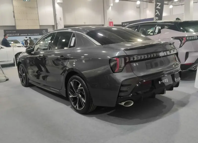 Lynk & Co 03 - 5