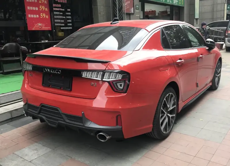 Lynk & Co 03 - 2