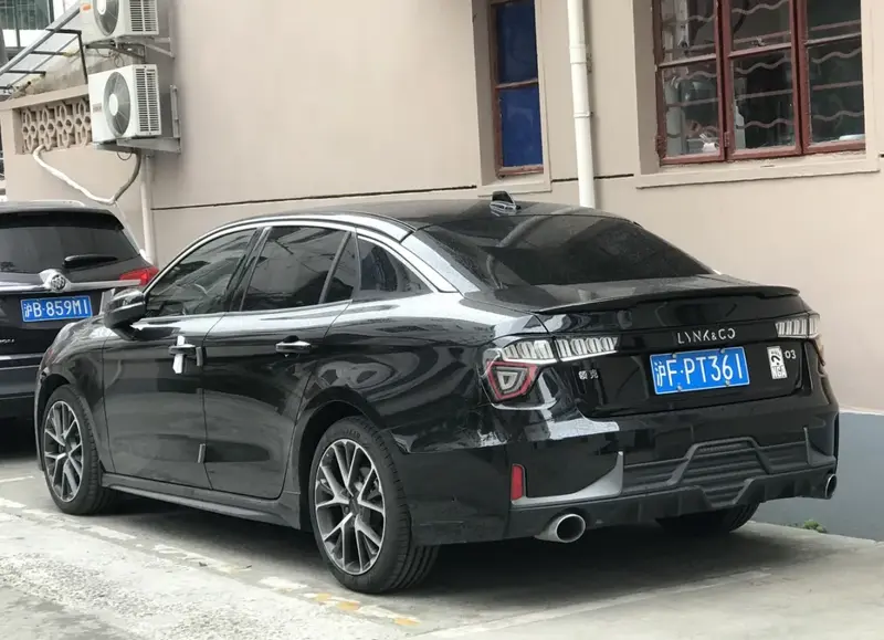 Lynk & Co 03 - 4